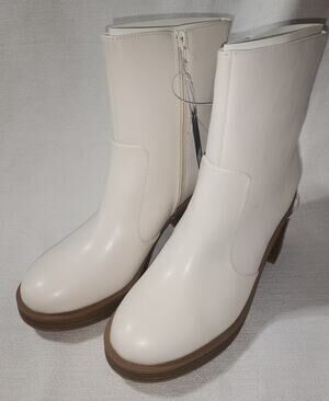 white ankle boots universal thread size 11 - NEW